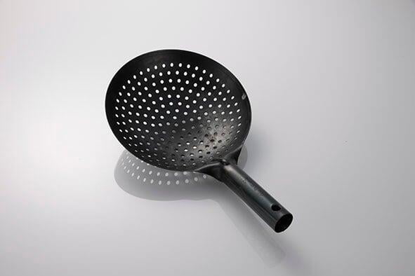 中華鍋 - 鉄鍋（穴あき）内径24cm   