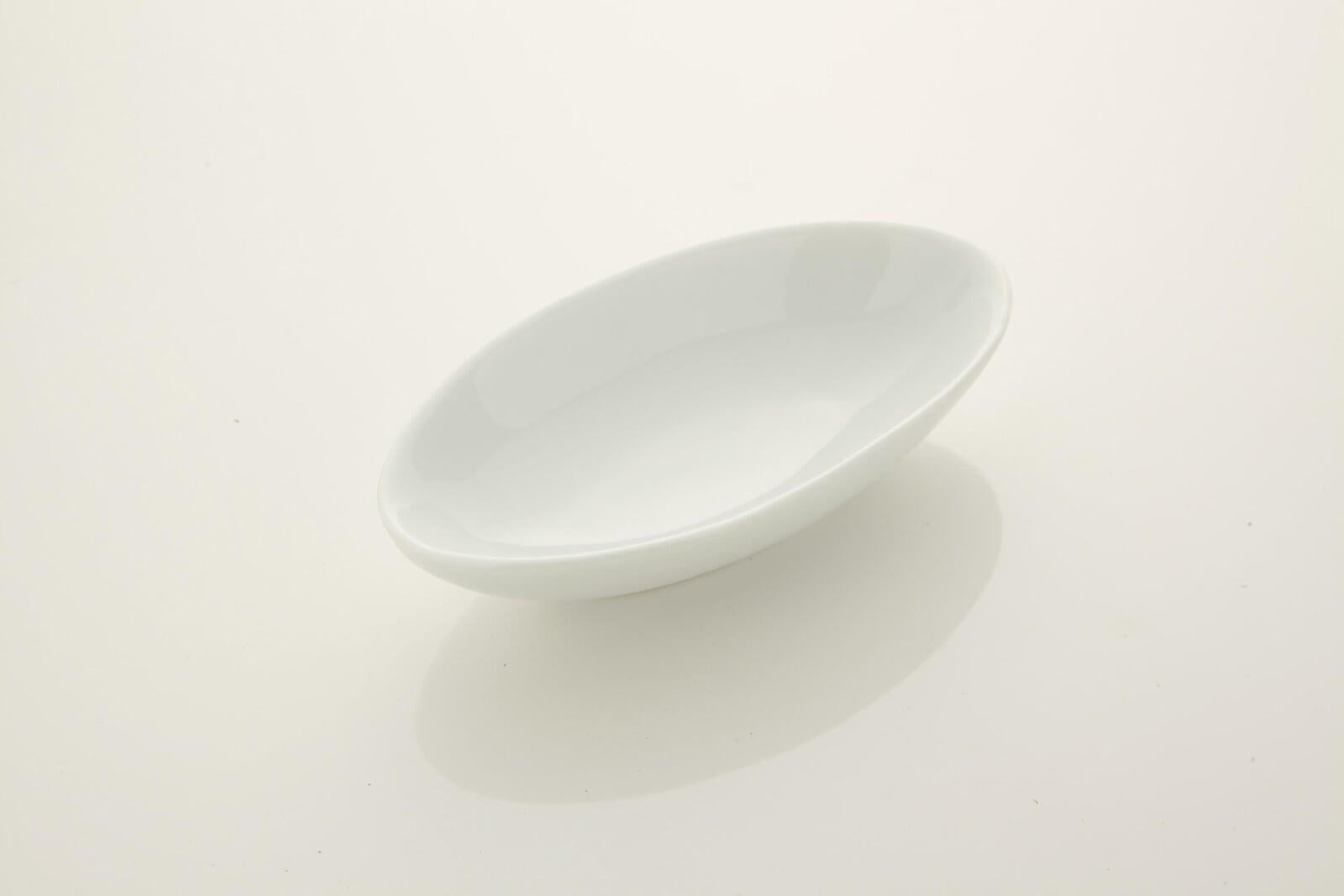 小皿 - 白色 楕円形 角丸 13cm 深さ3cm