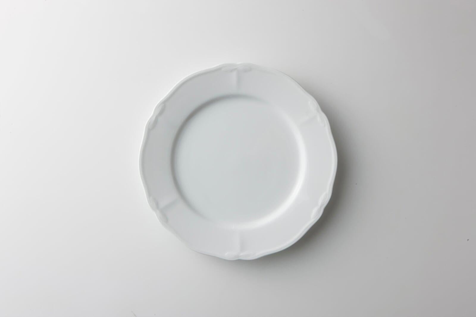 食器 - 洋食器 平皿 白地 フチ変形 段あり 直径27cm