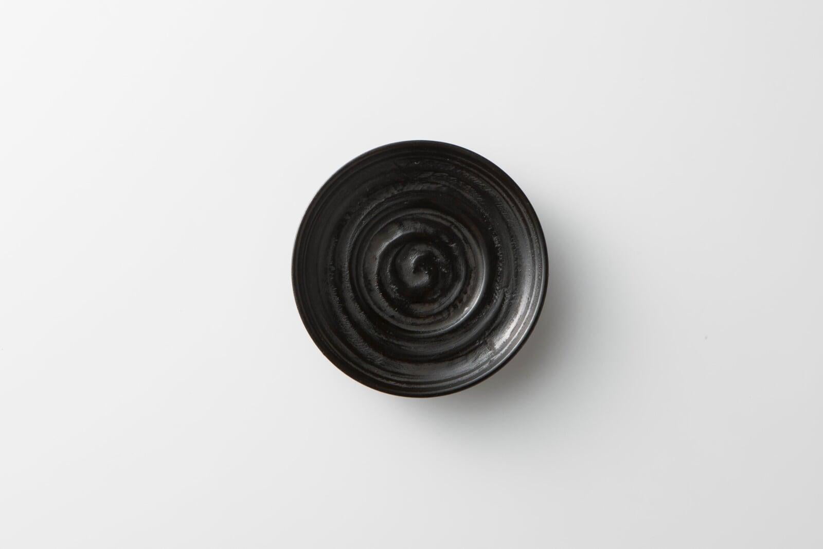 茶たく - ソーサー 黒色 ぐるぐる 木製 直径10.5cm 和食器